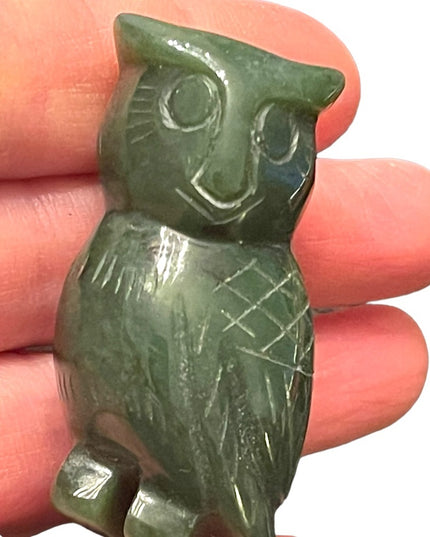 Lovely collectible native hand carved JADE OWL small figurine