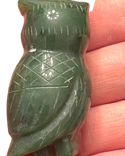 Lovely collectible native hand carved JADE OWL small figurine