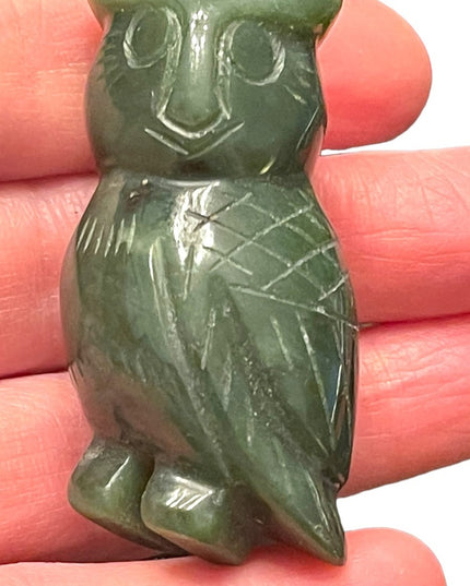 Lovely collectible native hand carved JADE OWL small figurine