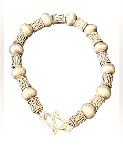 Lovely vintage sterling silver 925 Bali Balenisian Solid Chunky bracelet