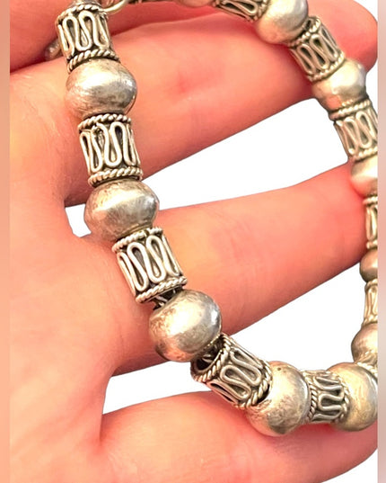 Lovely vintage sterling silver 925 Bali Balenisian Solid Chunky bracelet
