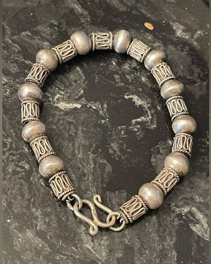 Lovely vintage sterling silver 925 Bali Balenisian Solid Chunky bracelet