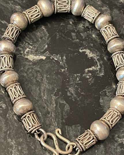 Lovely vintage sterling silver 925 Bali Balenisian Solid Chunky bracelet