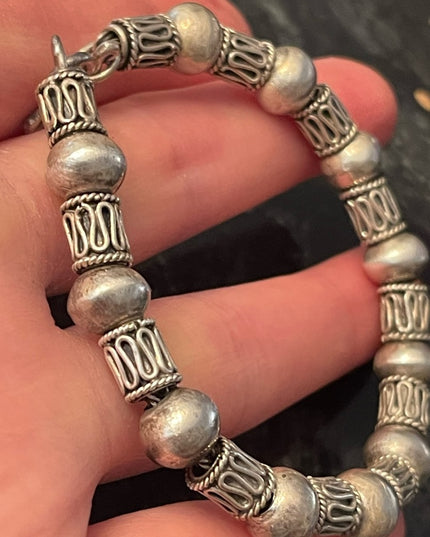 Lovely vintage sterling silver 925 Bali Balenisian Solid Chunky bracelet