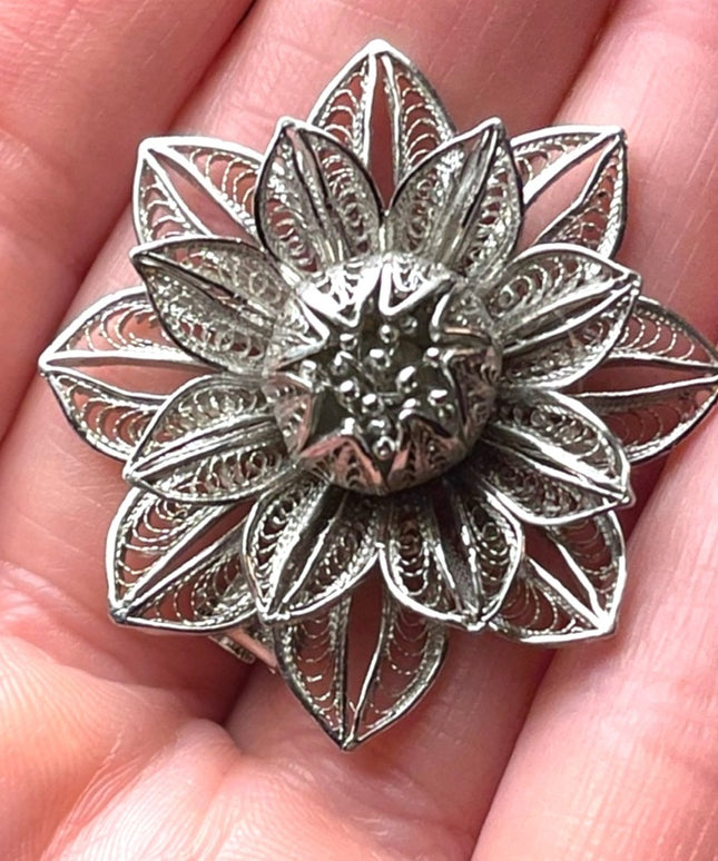 Vintage silver ornate filagree flower brooch china export