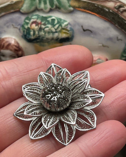 Vintage silver ornate filagree flower brooch china export
