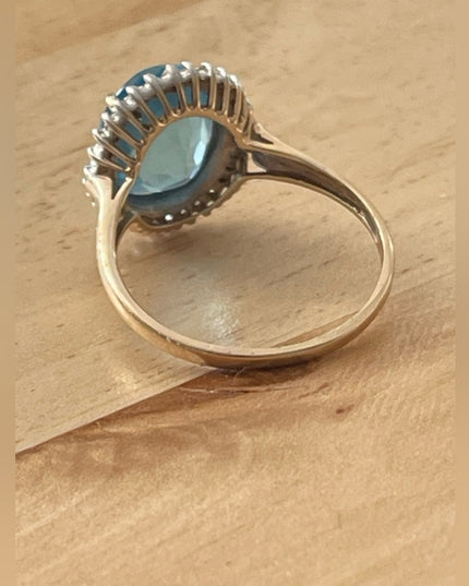 Stunning Vintage 10k Yellow Gold Large London Blue Topaz & Diamond ring
