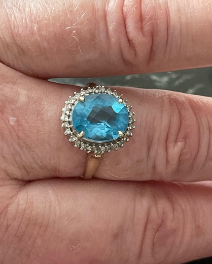 Stunning Vintage 10k Yellow Gold Large London Blue Topaz & Diamond ring