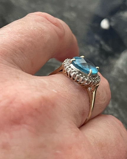 Stunning Vintage 10k Yellow Gold Large London Blue Topaz & Diamond ring