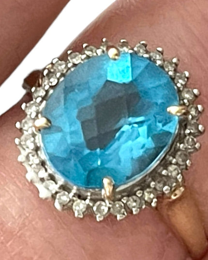 Stunning Vintage 10k Yellow Gold Large London Blue Topaz & Diamond ring