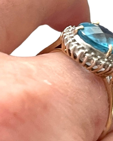 Stunning Vintage 10k Yellow Gold Large London Blue Topaz & Diamond ring