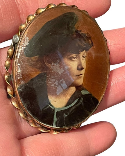 Antique Mourning Cameo Photo brooch 1880s Sailor rope twist finish rose gold
