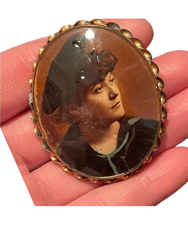 Antique Mourning Cameo Photo brooch 1880s Sailor rope twist finish rose gold