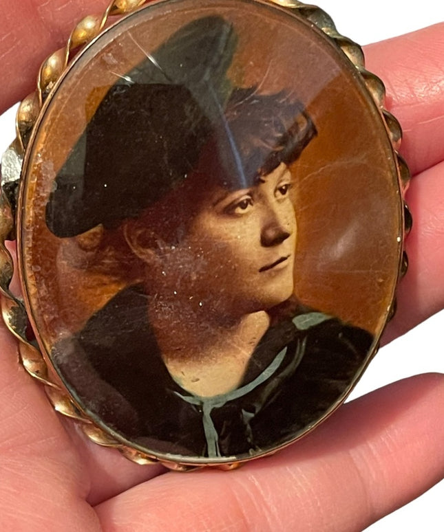 Antique Mourning Cameo Photo brooch 1880s Sailor rope twist finish rose gold