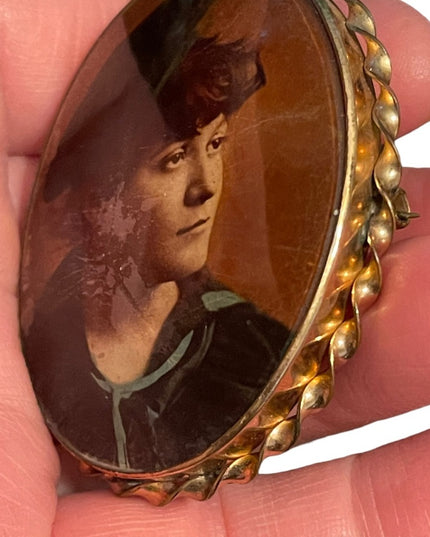 Antique Mourning Cameo Photo brooch 1880s Sailor rope twist finish rose gold