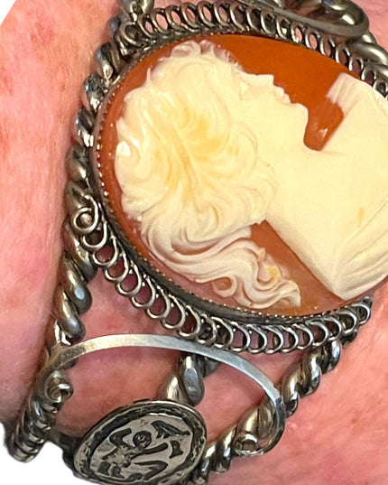 Vintage Lovely Large Resin Cameo realistic look Heavy chunky Bangle