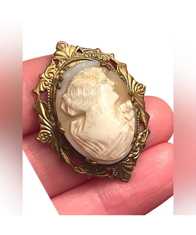 Vintage Y Gold filled Shell Cameo brooch ornate etched frame