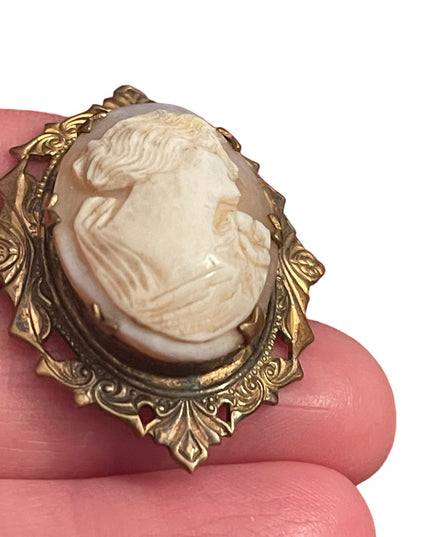 Vintage Y Gold filled Shell Cameo brooch ornate etched frame