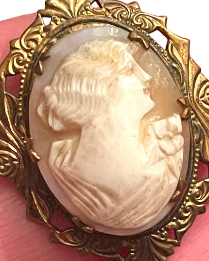 Vintage Y Gold filled Shell Cameo brooch ornate etched frame
