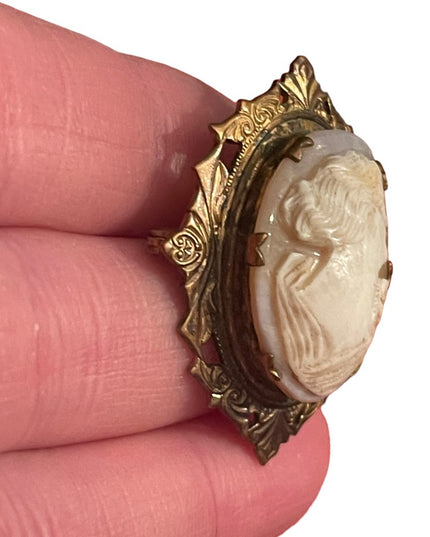 Vintage Y Gold filled Shell Cameo brooch ornate etched frame