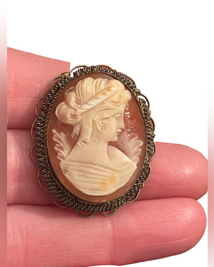 Antique Hand carved ornate victorian lady carved shell Cameo brooch pendant
