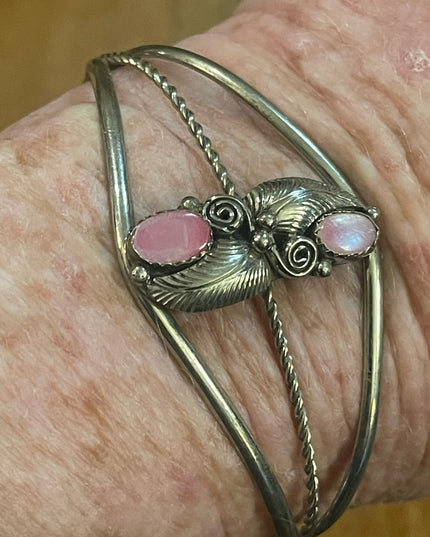 Vintage Native Southwestern Navajo MOP Pearl Bangle bracelet Silver