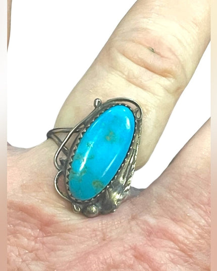 Vintage Sterling silver 925 Southwestern turquoise hand made ring