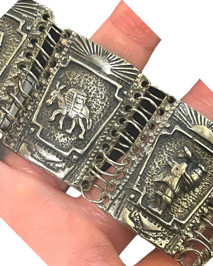 Vintage 800 Silver story book chunky link panel bracelet Latin Columbian