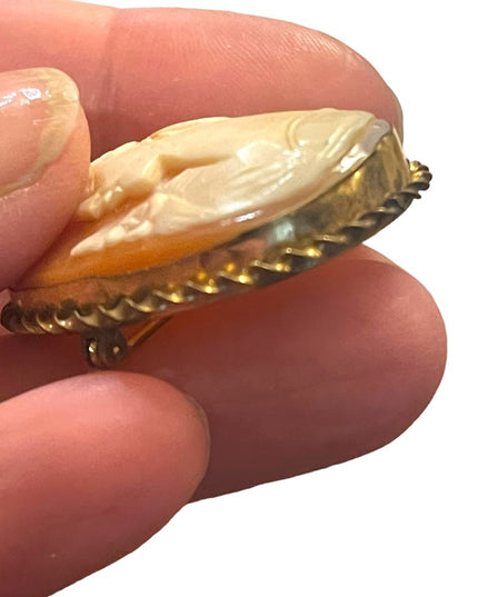 Vintage 12k GF Carved shell Cameo pendant brooch Left facing 1960s