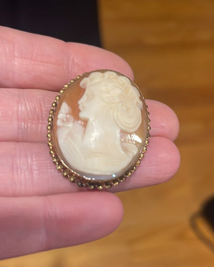 Vintage 12k GF Carved shell Cameo pendant brooch Left facing 1960s