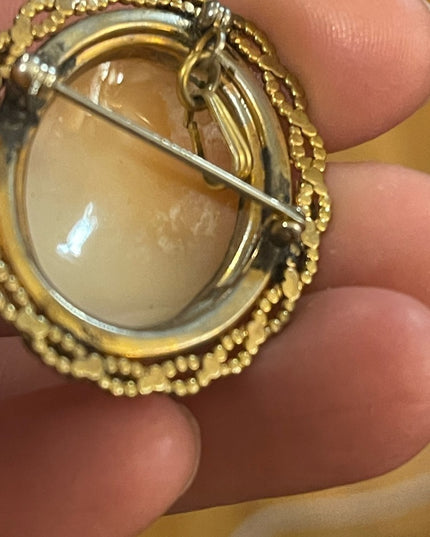 Vintage gold filled 1950s Carved shell cameo Left facing brooch pendant