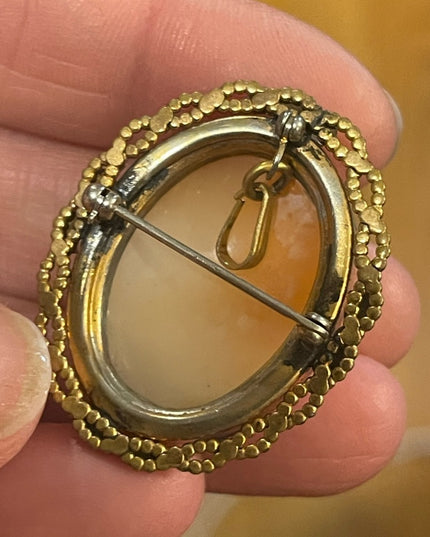 Vintage gold filled 1950s Carved shell cameo Left facing brooch pendant