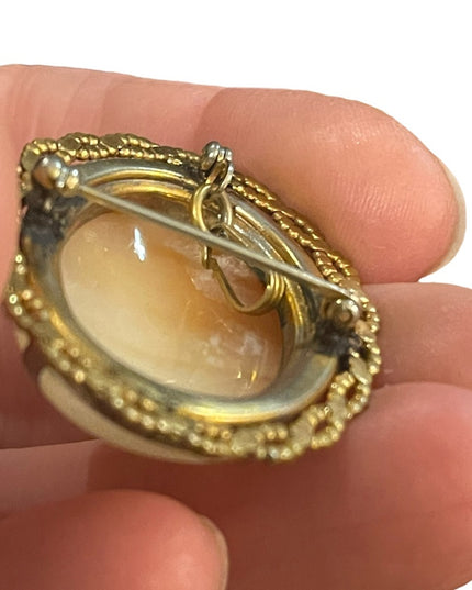 Vintage gold filled 1950s Carved shell cameo Left facing brooch pendant