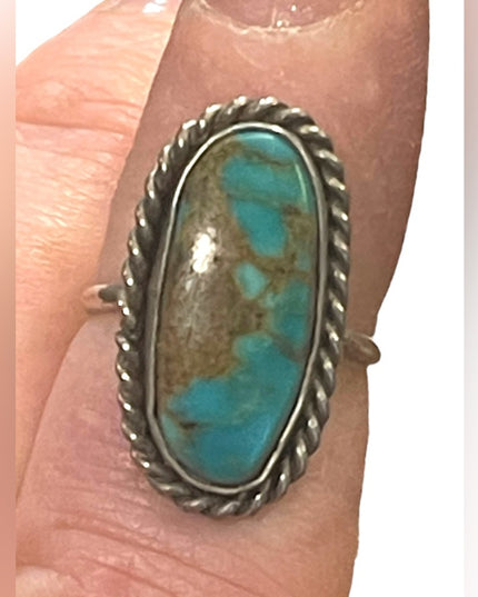 Vintage sterling silver 925 Southwestern oval turquoise handmade Navajo? ring
