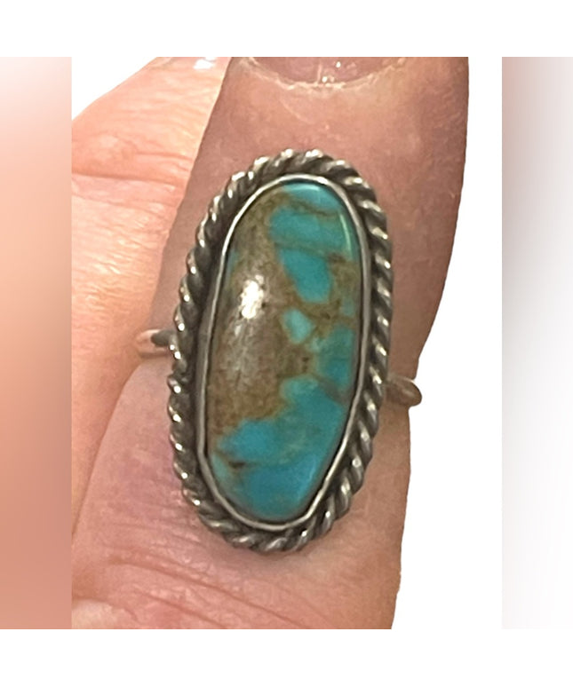 Vintage sterling silver 925 Southwestern oval turquoise handmade Navajo? ring