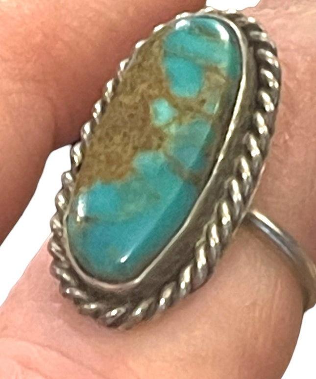 Vintage sterling silver 925 Southwestern oval turquoise handmade Navajo? ring