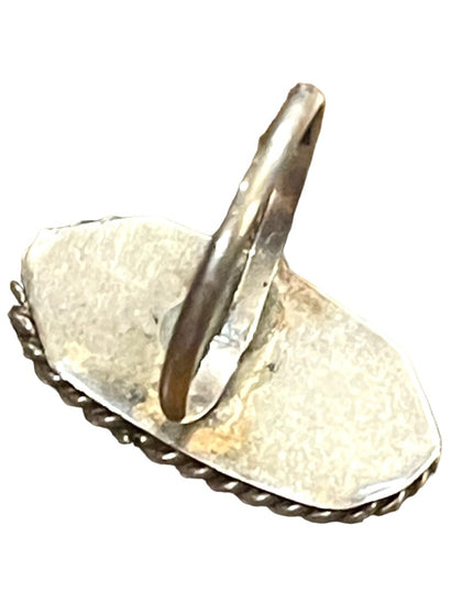 Vintage sterling silver 925 Southwestern oval turquoise handmade Navajo? ring