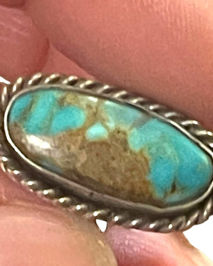 Vintage sterling silver 925 Southwestern oval turquoise handmade Navajo? ring