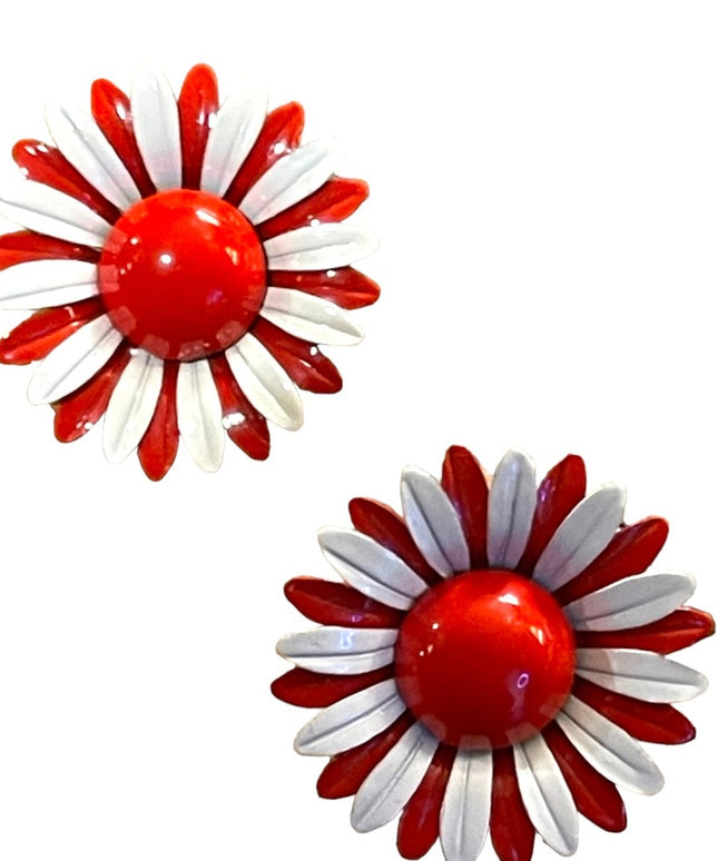 Lovely Vintage red and white daisey flower metal Clip on earrings