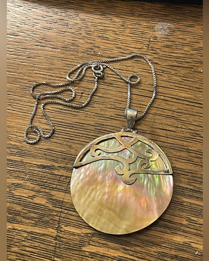 Large Sterling silver fancy MOP disk pendant & 16” Sterking necklace