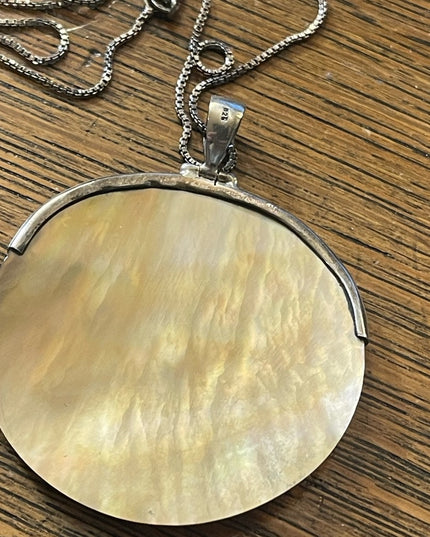 Large Sterling silver fancy MOP disk pendant & 16” Sterking necklace