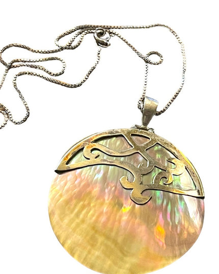 Large Sterling silver fancy MOP disk pendant & 16” Sterking necklace