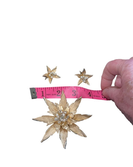 Vintage gold brushed  finish 1960s Large flower starburst brooch & earrings