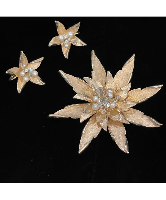 Vintage gold brushed  finish 1960s Large flower starburst brooch & earrings