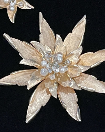 Vintage gold brushed  finish 1960s Large flower starburst brooch & earrings
