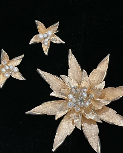 Vintage gold brushed  finish 1960s Large flower starburst brooch & earrings
