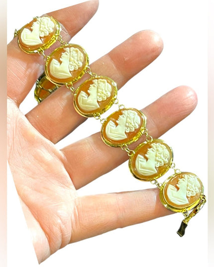 Vintage 14k Gold Carved shell Cameo link bracelet Italy