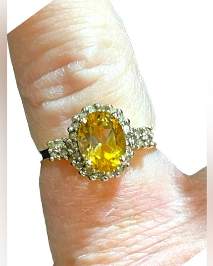 Vintage 10K Yellow Gold Citrine & diamond fancy Ring