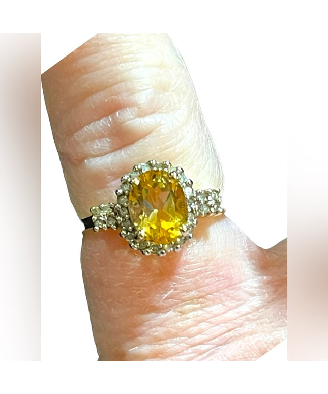 Vintage 10K Yellow Gold Citrine & diamond fancy Ring