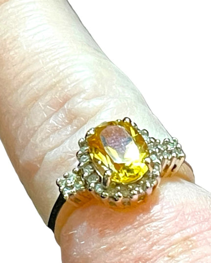 Vintage 10K Yellow Gold Citrine & diamond fancy Ring